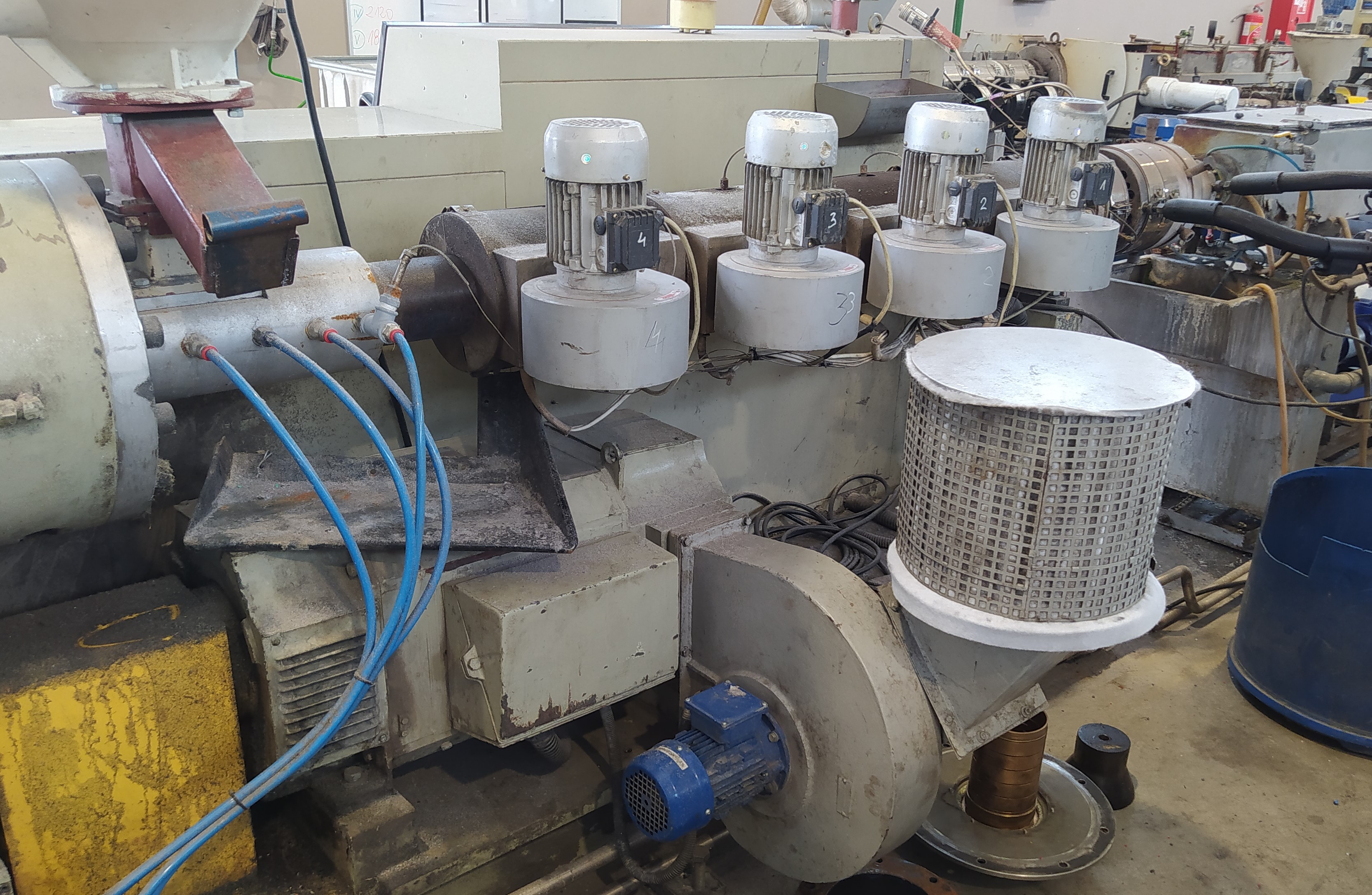 Seeking optimization of the plasticizing unit for HDPE and HMWHDPE recycling